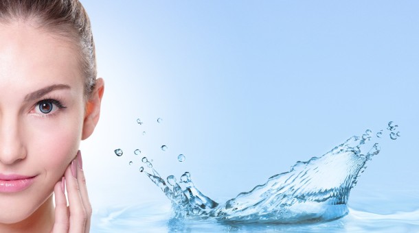 Prirodna voda Aquaviva koži vraća elastičnost i prozračnost.